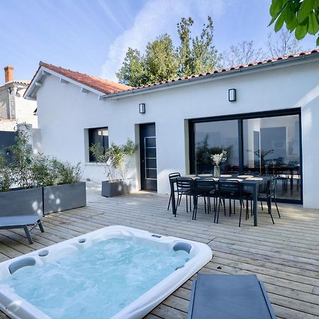 Maison T4 Climatisee Avec Jacuzzi A Lagord Exteriér fotografie
