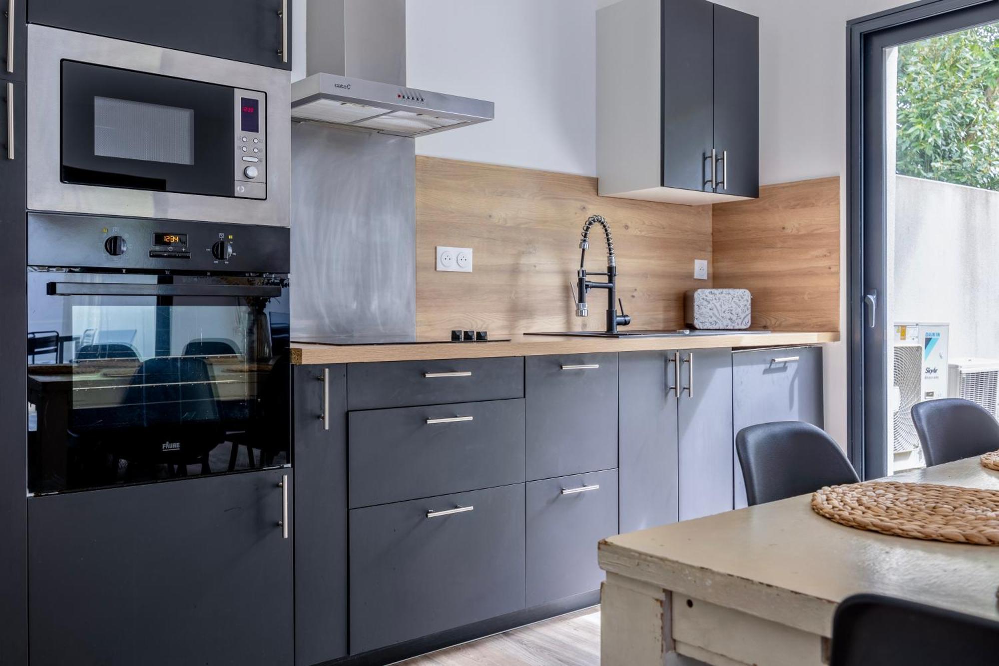 Maison T4 Climatisee Avec Jacuzzi A Lagord Exteriér fotografie