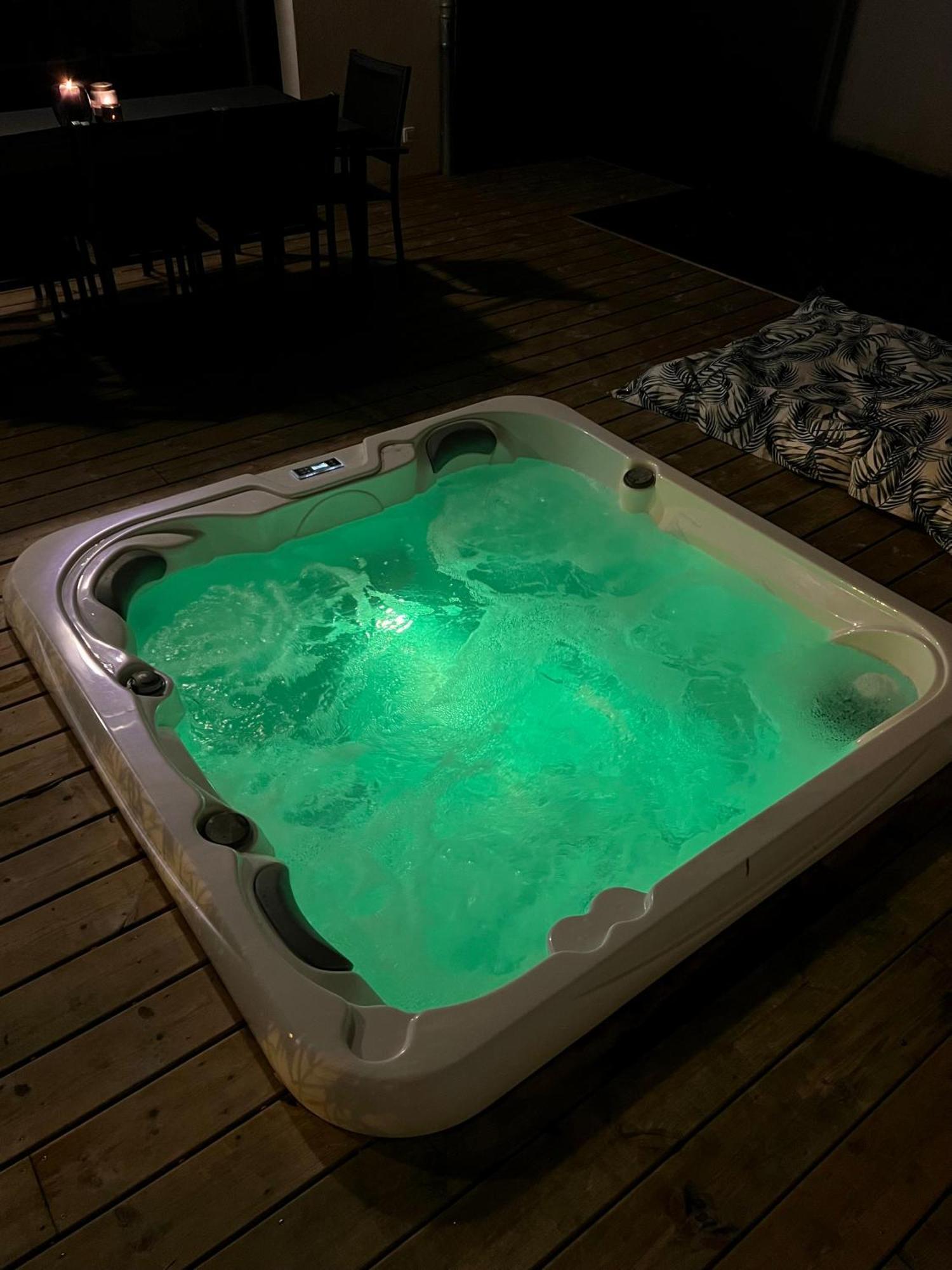 Maison T4 Climatisee Avec Jacuzzi A Lagord Exteriér fotografie
