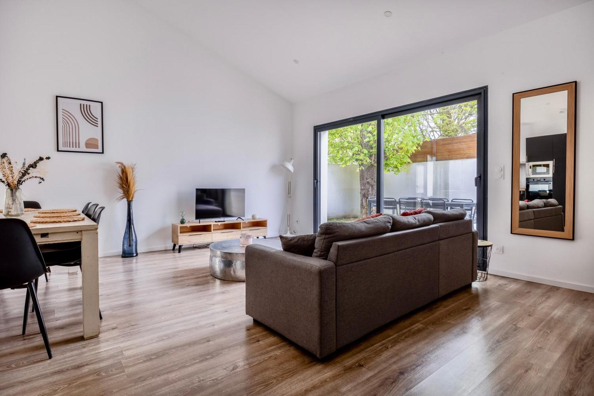 Maison T4 Climatisee Avec Jacuzzi A Lagord Exteriér fotografie